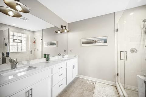 1449 E 65th Pl #2, Chicago, IL 60637 photo 8