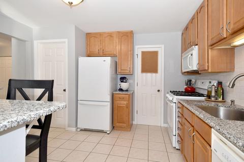 1622 Hadley Ct #C1, Wheeling, IL 60090 photo 6