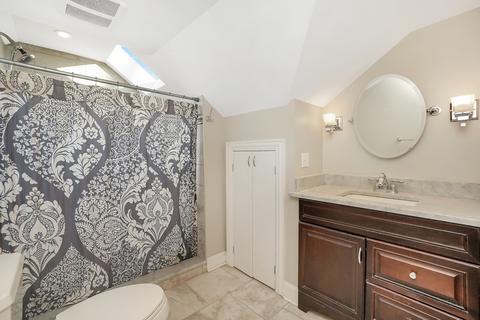 5725 W Hawthorne Ave, Berkeley, IL 60163 photo 8