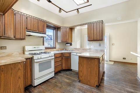 5725 W Hawthorne Ave, Berkeley, IL 60163 photo 2