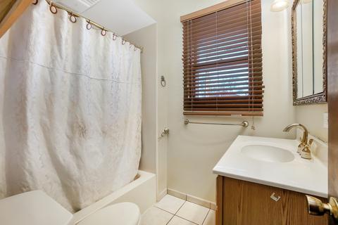 5725 W Hawthorne Ave, Berkeley, IL 60163 photo 13