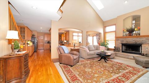 2039 Gardner Cir E, Aurora, IL 60503 photo 8