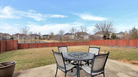2039 Gardner Cir E, Aurora, IL 60503 photo 18