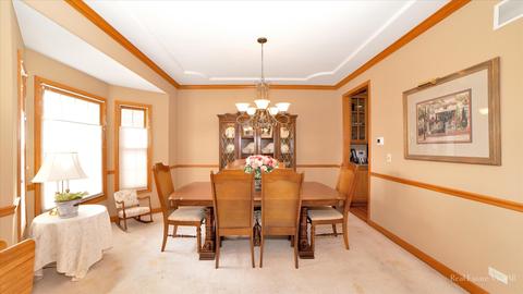 2039 Gardner Cir E, Aurora, IL 60503 photo 4