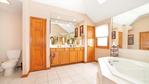 2039 Gardner Cir E, Aurora, IL 60503 photo 13