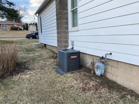 115 E 6th St, Spring Valley, IL 61362 photo 3