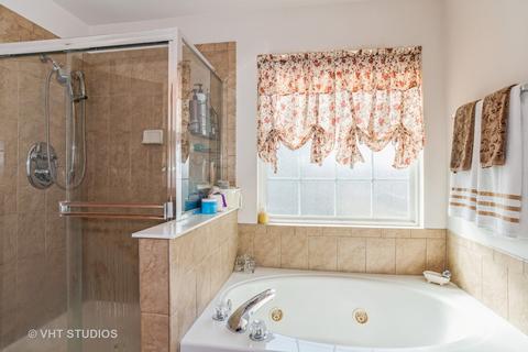 2186 Cabrillo Ln, Hoffman Estates, IL 60192 photo 13