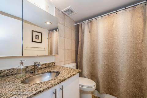 175 E Delaware Pl #6111, Chicago, IL 60611 photo 9