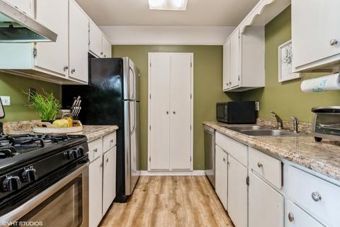 124 E Bailey Rd #M, Naperville, IL 60565 photo 3
