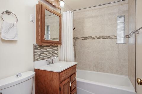 1822 E Willow Ave, Wheaton, IL 60187 photo 5