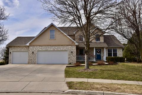 2 Honeysuckle Ct, Bloomington, IL 61704 photo 1