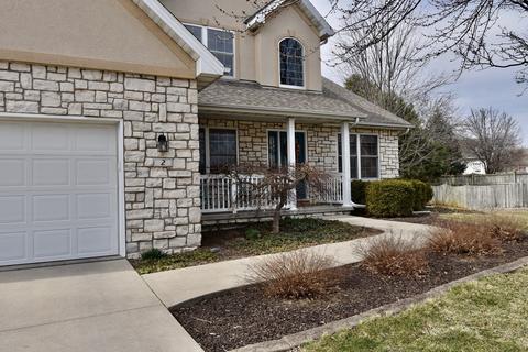 2 Honeysuckle Ct, Bloomington, IL 61704 photo 2