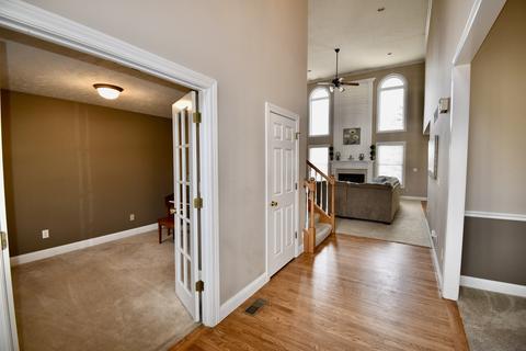 2 Honeysuckle Ct, Bloomington, IL 61704 photo 4