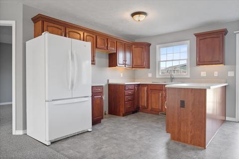 330 Fieldcrest Ct, Normal, IL 61761 photo 5