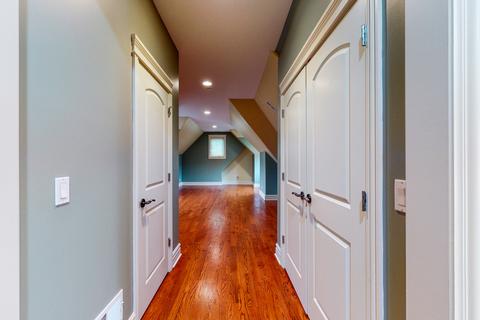1141 Everett Ln, Des Plaines, IL 60018 photo 2