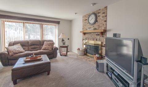 1098 Wakefield Dr, Elgin, IL 60120 photo 4