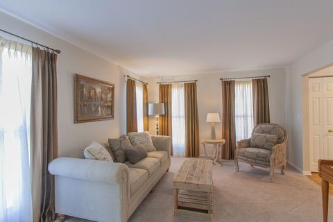 1098 Wakefield Dr, Elgin, IL 60120 photo 8