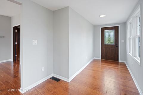 116 E 11th Ave, Naperville, IL 60563 photo 2