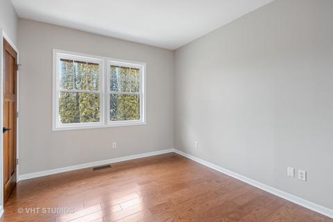 116 E 11th Ave, Naperville, IL 60563 photo 9