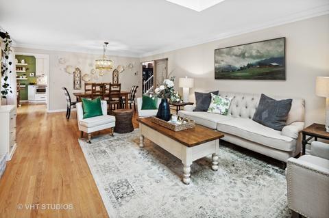 2064 Hallmark Ct, Wheaton, IL 60187 photo 9