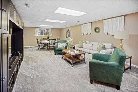 2064 Hallmark Ct, Wheaton, IL 60187 photo 26