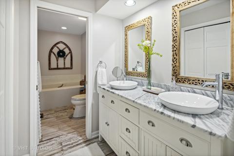 2064 Hallmark Ct, Wheaton, IL 60187 photo 4