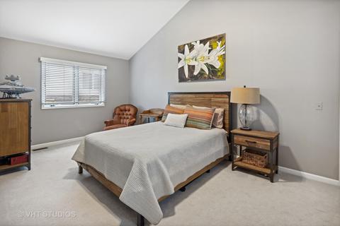 2064 Hallmark Ct, Wheaton, IL 60187 photo 18