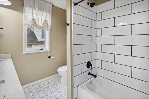 2064 Hallmark Ct, Wheaton, IL 60187 photo 22