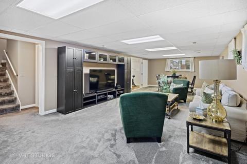 2064 Hallmark Ct, Wheaton, IL 60187 photo 24