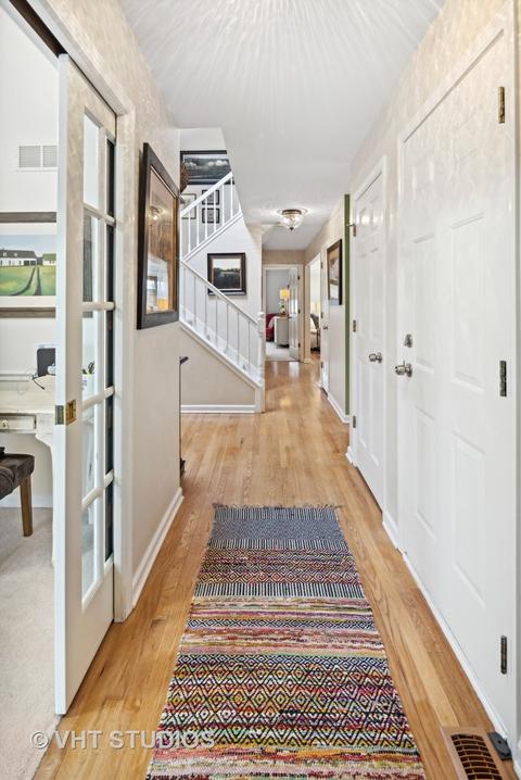 2064 Hallmark Ct, Wheaton, IL 60187 photo 15