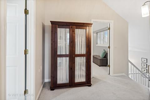 2064 Hallmark Ct, Wheaton, IL 60187 photo 20