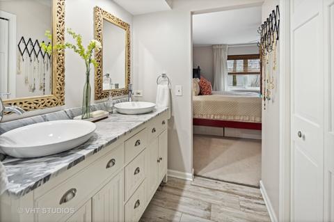 2064 Hallmark Ct, Wheaton, IL 60187 photo 6