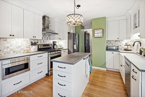 2064 Hallmark Ct, Wheaton, IL 60187 photo 11
