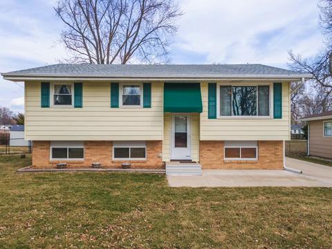 1212 Searle Dr, Normal, IL 61761 photo 2