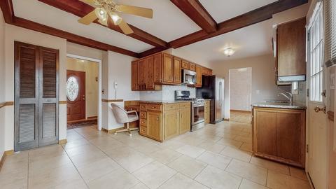 847 Kings Point Dr E, Addison, IL 60101 photo 9