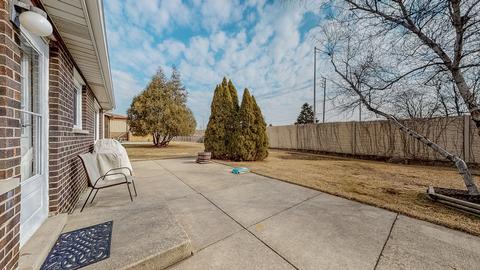 847 Kings Point Dr E, Addison, IL 60101 photo 31