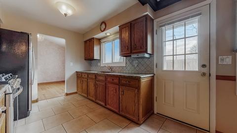 847 Kings Point Dr E, Addison, IL 60101 photo 10