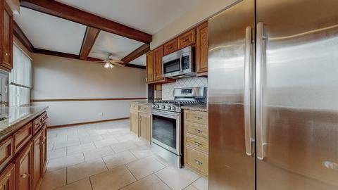847 Kings Point Dr E, Addison, IL 60101 photo 11