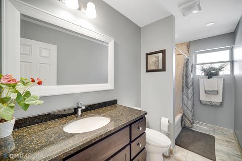 7553 S Octavia Ave, Bridgeview, IL 60455 photo 10