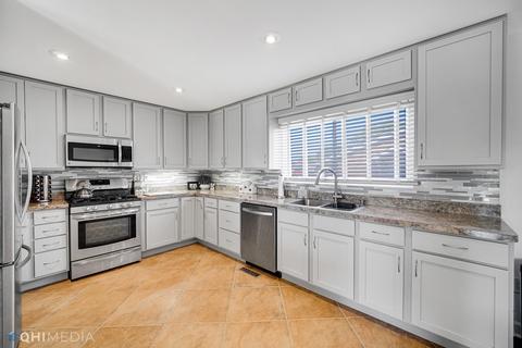 7553 S Octavia Ave, Bridgeview, IL 60455 photo 7