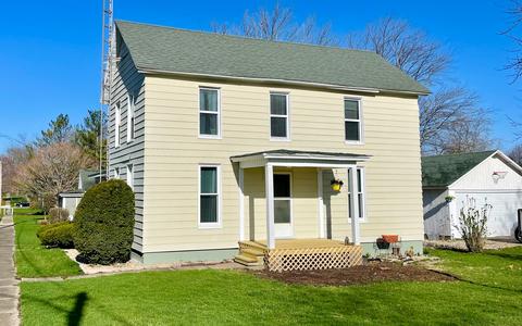 111 E Cooper St, Colfax, IL 61728 photo 3