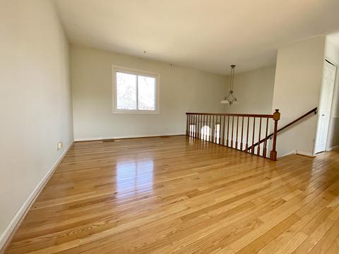 130 E Sherman St, Bartlett, IL 60103 photo 3