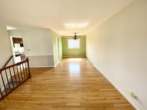 130 E Sherman St, Bartlett, IL 60103 photo 2