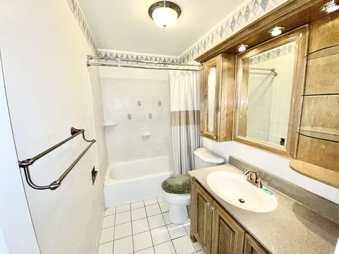 130 E Sherman St, Bartlett, IL 60103 photo 9