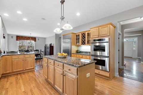 749 Elmgate Dr, Glenview, IL 60025 photo 7