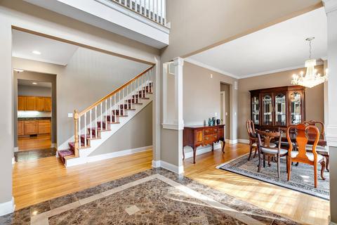 749 Elmgate Dr, Glenview, IL 60025 photo 3