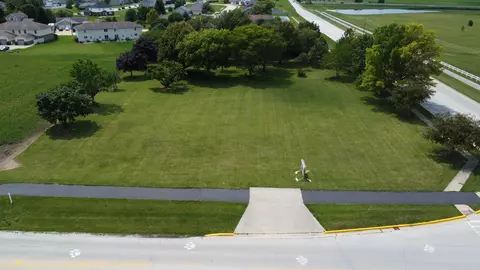 10000 N Maple St, Manteno, IL 60950