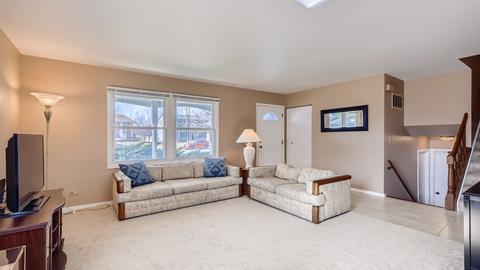 4075 Chesapeake Ct, Hoffman Estates, IL 60192 photo 9