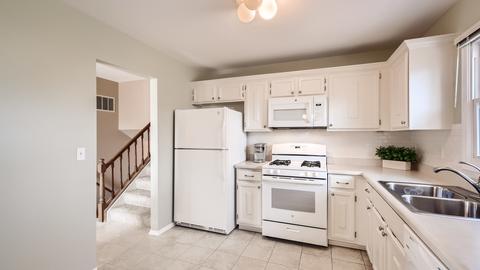 4075 Chesapeake Ct, Hoffman Estates, IL 60192 photo 12