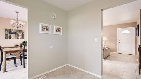 4075 Chesapeake Ct, Hoffman Estates, IL 60192 photo 15